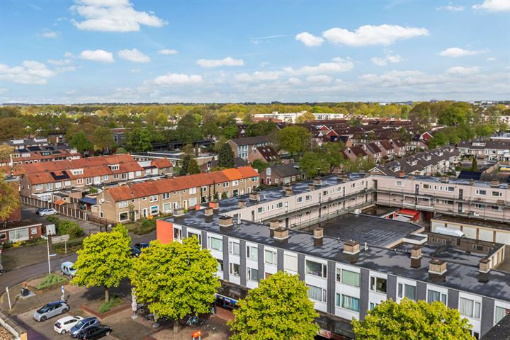 View photo 34 of S.L. Louwesstraat 2-81