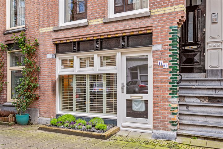 Bekijk foto 30 van Van Ostadestraat 11-A