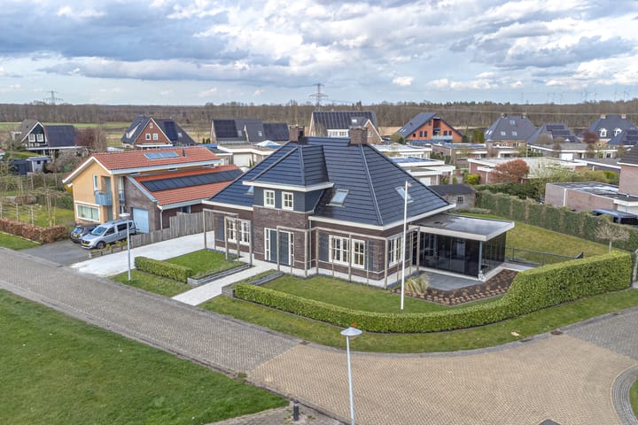 Foto 5 van Keizersmantel 10