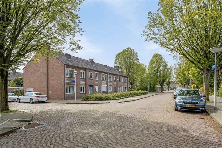 Bekijk foto 30 van Poggenbeekstraat 18