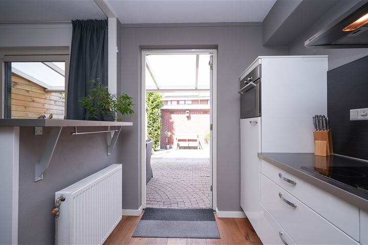 Bekijk foto 19 van Colmarstraat 64