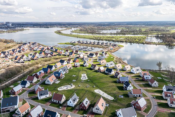 Bekijk foto 43 van Maasresidence Villa 93