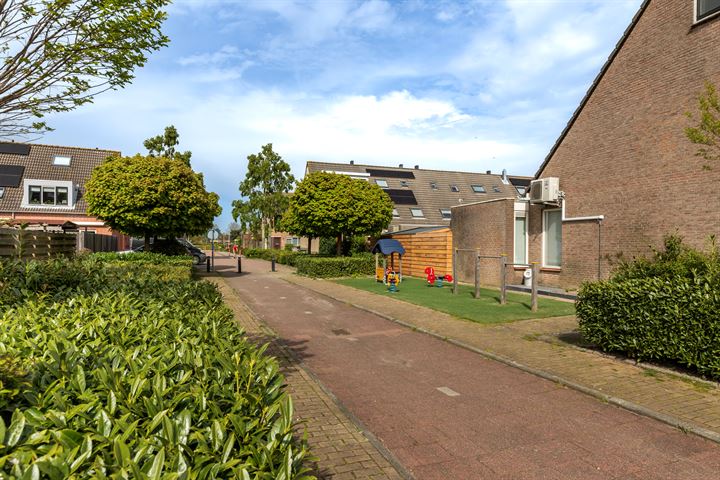 Bekijk foto 36 van Staringstraat 31