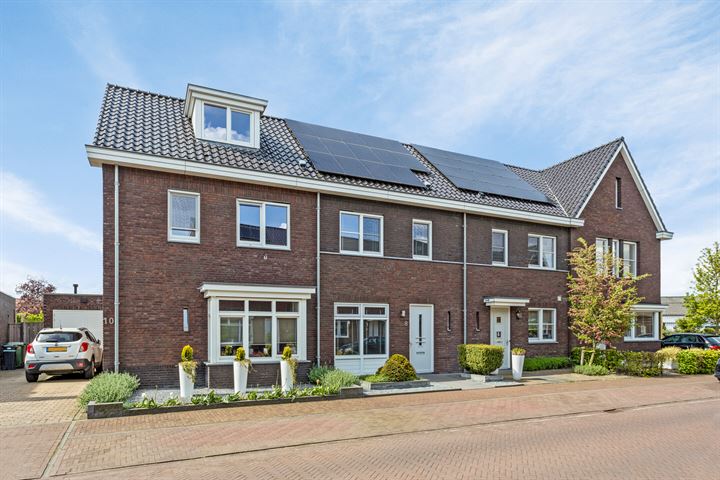 Bekijk foto 1 van Meester de Weertstraat 8