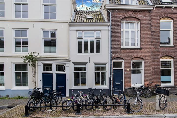 Bekijk foto 1 van Agnietenstraat 11