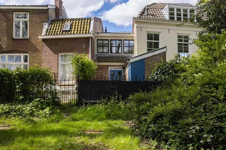 Bekijk foto 33 van Agnietenstraat 11