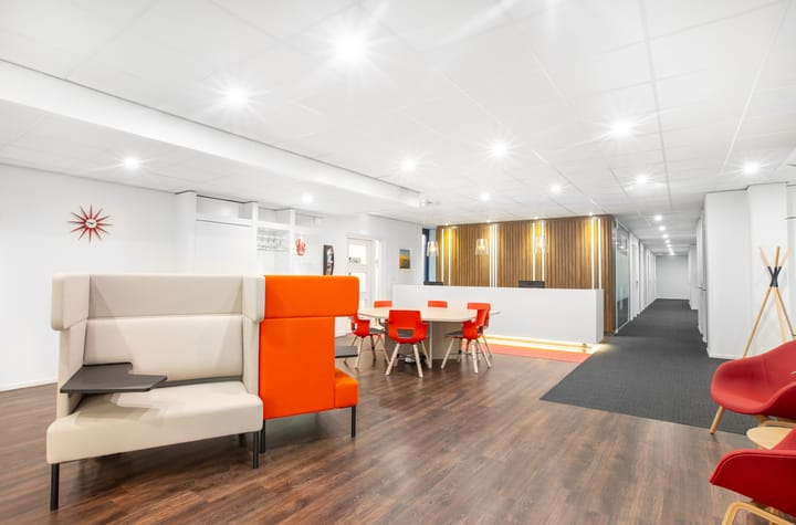 Laan van Westroijen 6