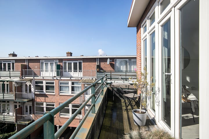 Bekijk foto 34 van Oostvoornsestraat 25-B