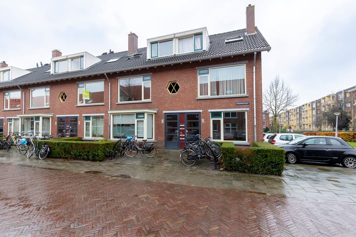 Bekijk foto 1 van Bedumerstraat 118