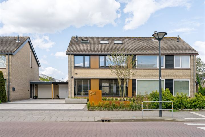 Bekijk foto 1 van Schoolstraat 54