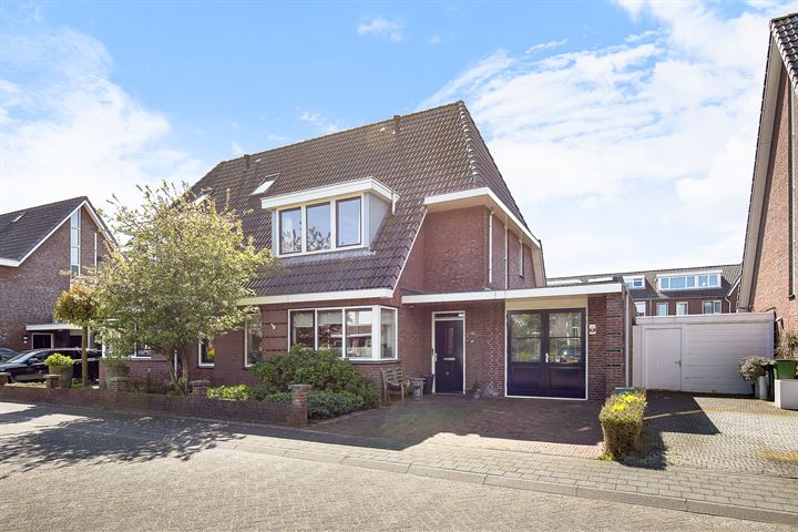 Bekijk foto 1 van Karavaanstraat 49