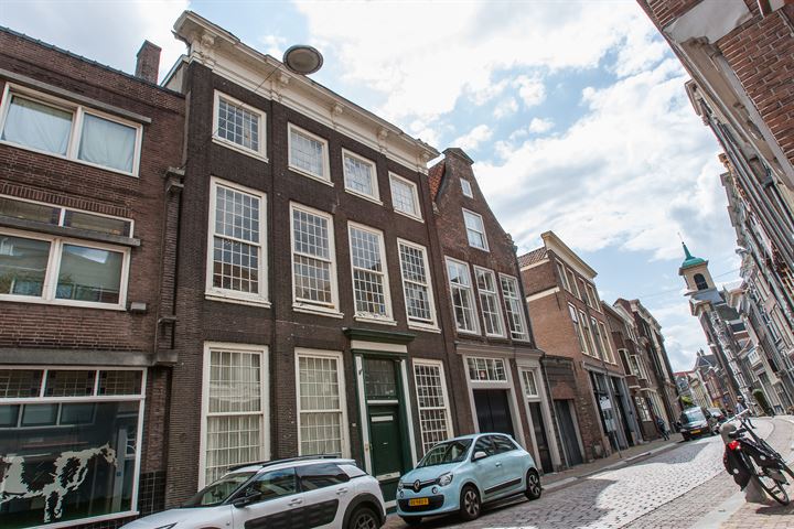 Bekijk foto 1 van Wijnstraat 56