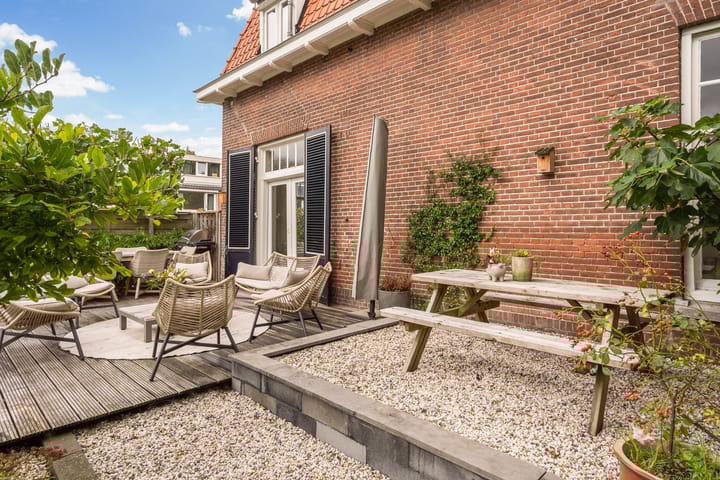 Foto 37 van F. van der Poest Clementlaan 47