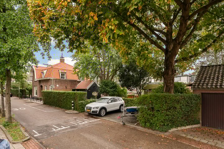 Foto 4 van F. van der Poest Clementlaan 47