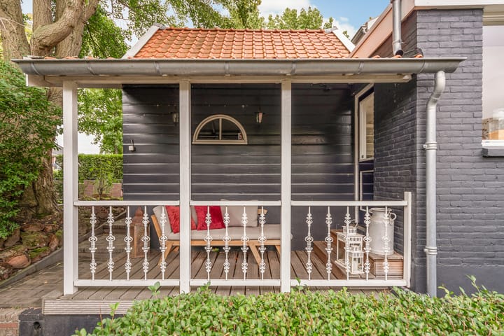 Foto 40 van F. van der Poest Clementlaan 47