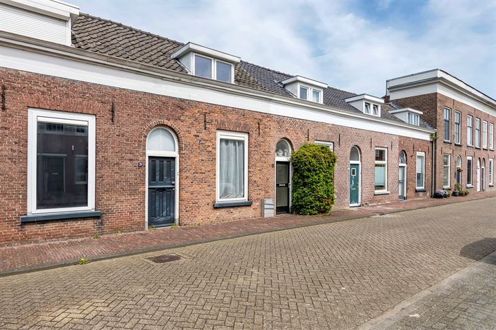 Bekijk foto 1 van Betuwestraat 29