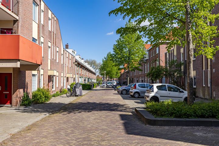 Bekijk foto 35 van Bedumerstraat 62