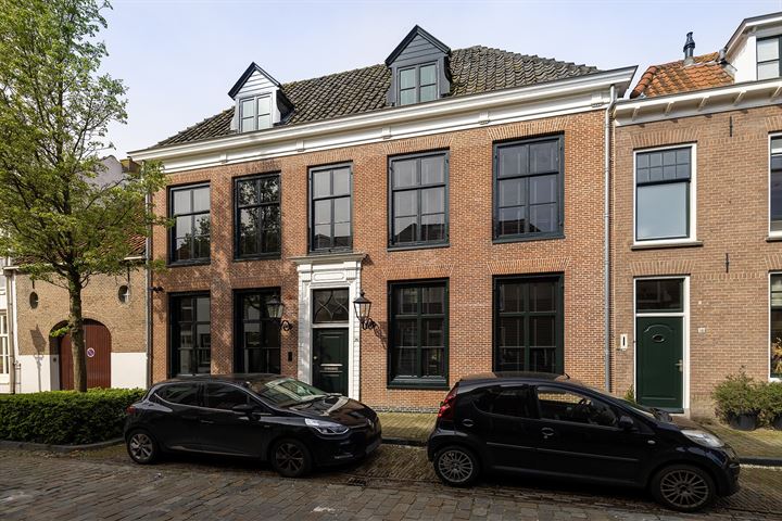 View photo 1 of Kerkstraat 16