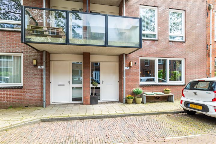 Bekijk foto 32 van Nicolaas Beetsstraat 7