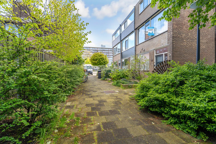 Bekijk foto 35 van Berliozstraat 7