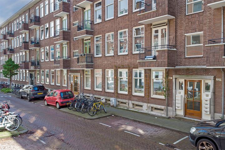 Bekijk foto 1 van Roo-Valkstraat 16-B