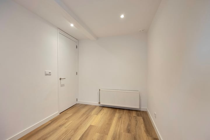 Bekijk foto 2 van Duivenvoordestraat 87-A