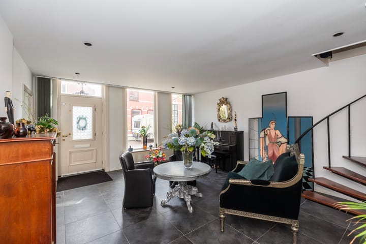 Foto 9 van Emmastraat 49