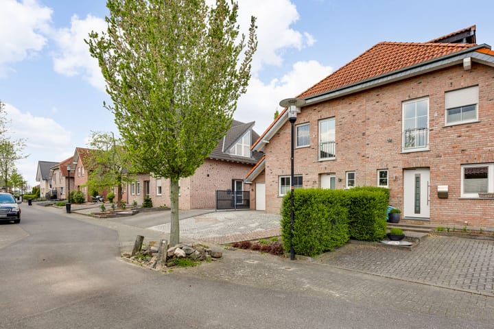 Foto 2 van Am Obersthof 23