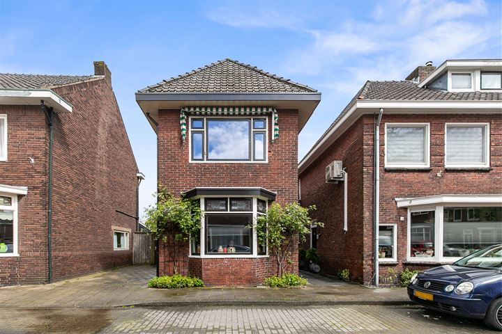 Bekijk foto 1 van Van den Boschstraat 13