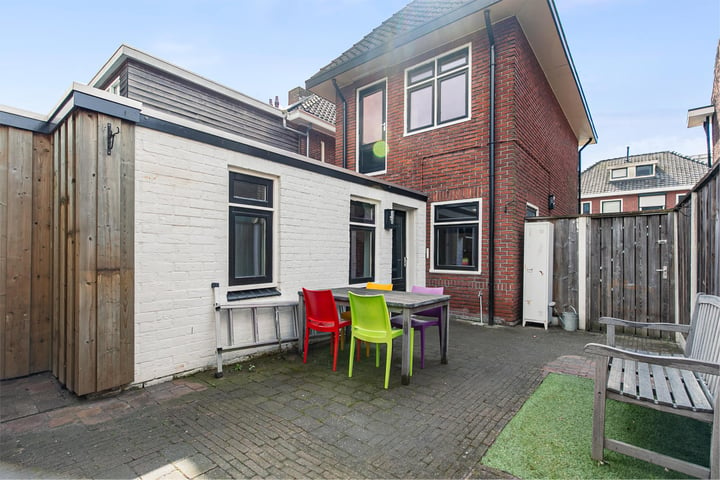 Bekijk foto 32 van Van den Boschstraat 13