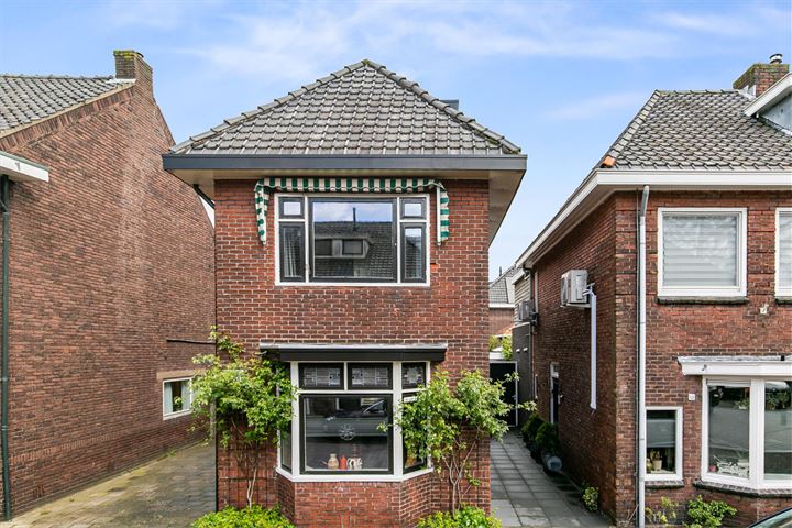 Bekijk foto 38 van Van den Boschstraat 13