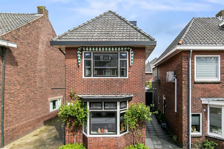 Bekijk foto 39 van Van den Boschstraat 13