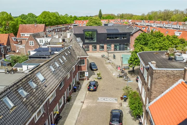 View photo 33 of Adelboldstraat 48