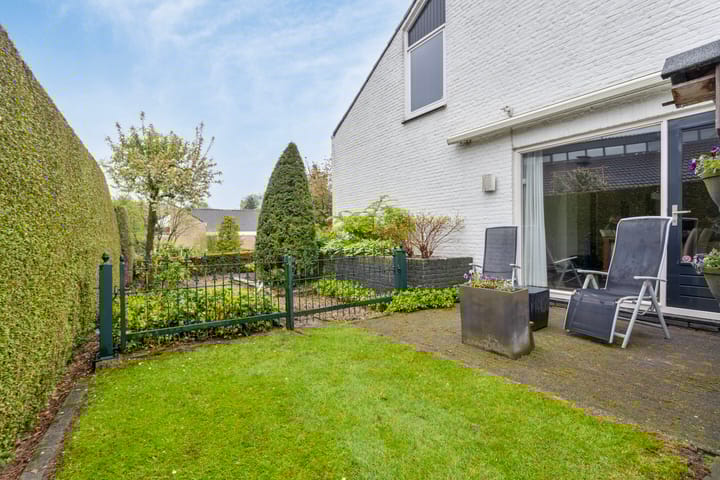 Photo 41 of Hulstlaan 12