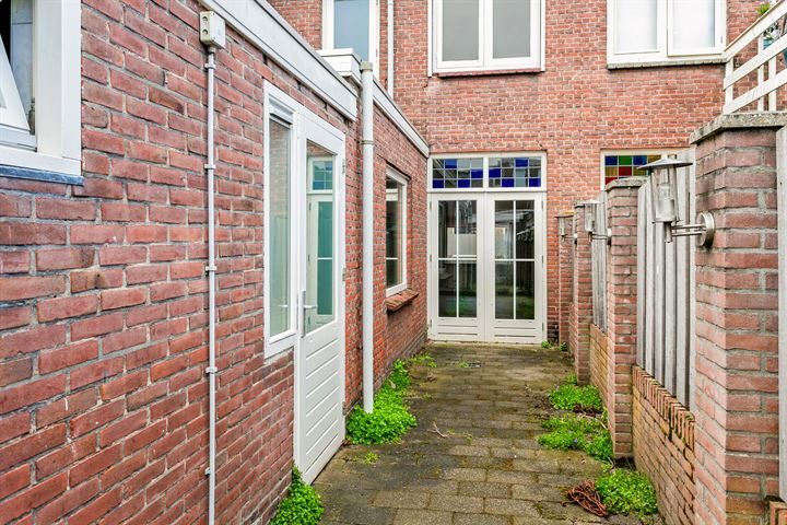 Bekijk foto 22 van Van Alkemadestraat 8-A