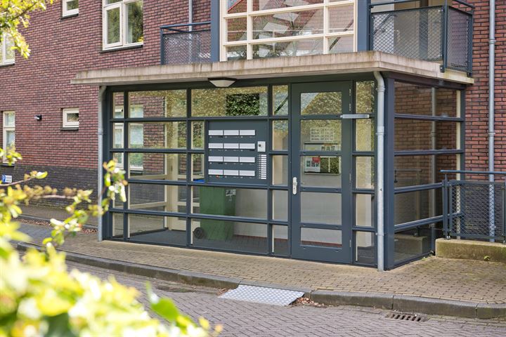 View photo 3 of Muntendamstraat 38