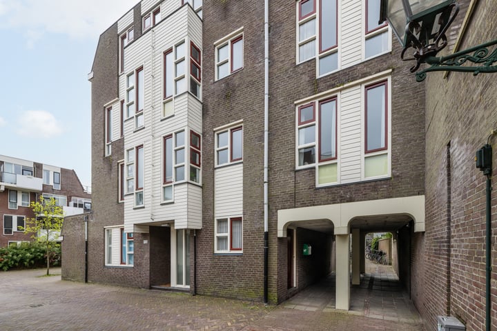 Bekijk foto 1 van Neeltje van Zuytbrouckhof 23