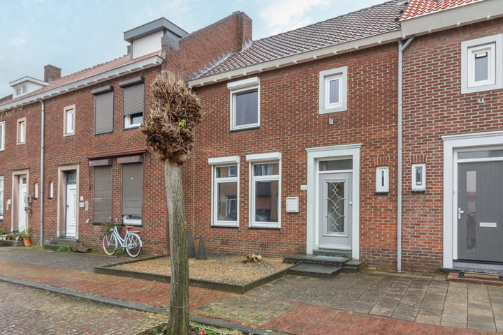 Bekijk foto 1 van Raadhuisstraat 32