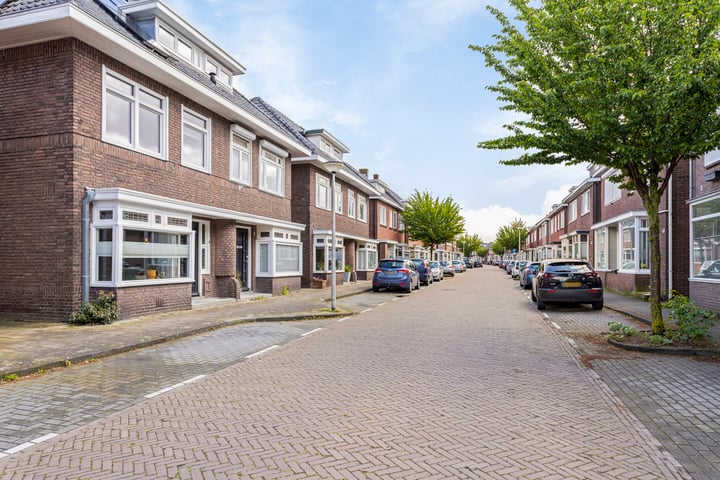 Bekijk foto 4 van Van Riebeekstraat 37