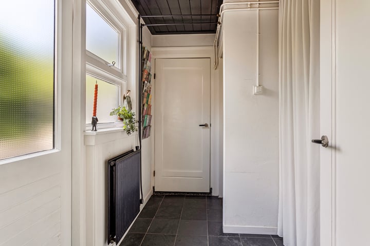 Bekijk foto 14 van Van Riebeekstraat 37