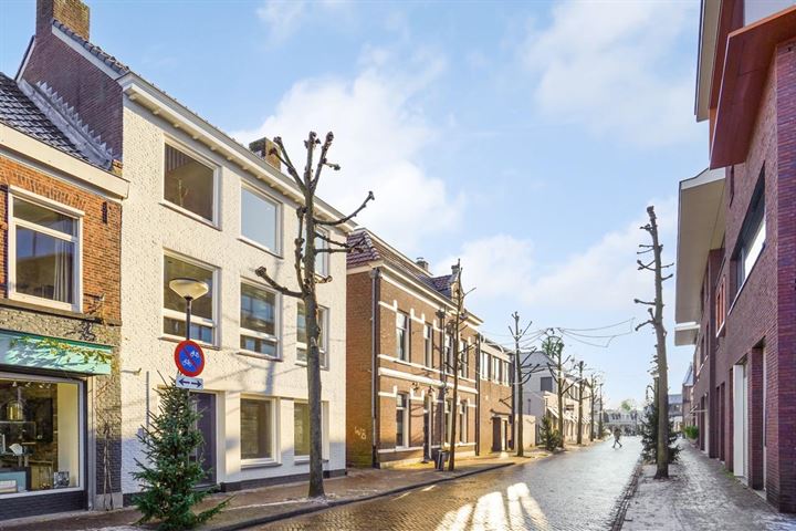 Bekijk foto 4 van Stationsstraat 8