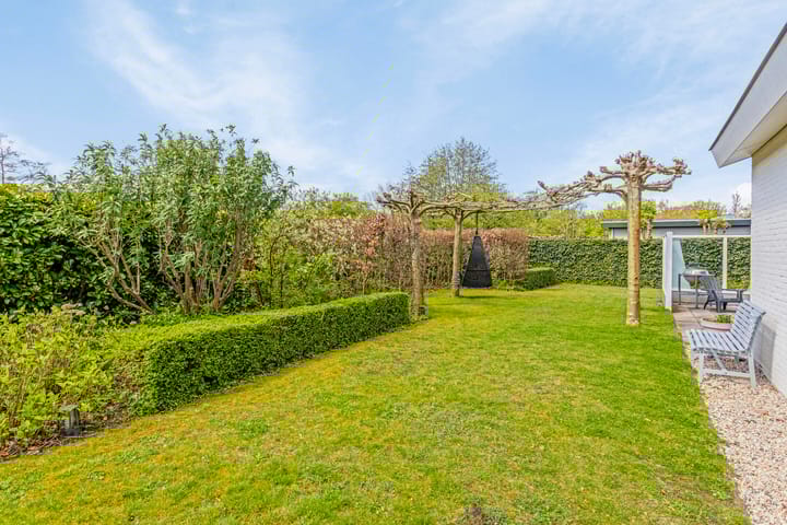 Foto 6 van Iepenlaan 18 .