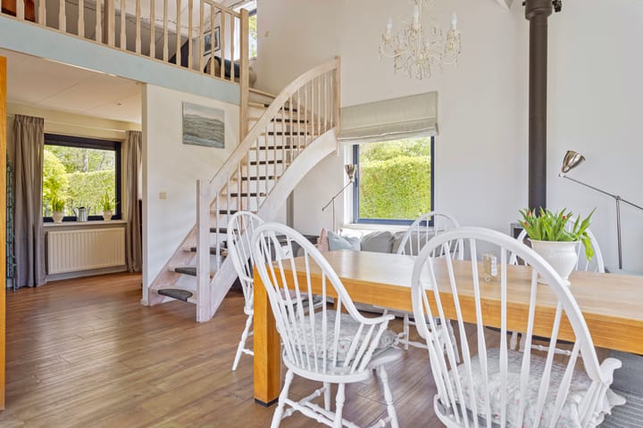 Foto 12 van Iepenlaan 18 .