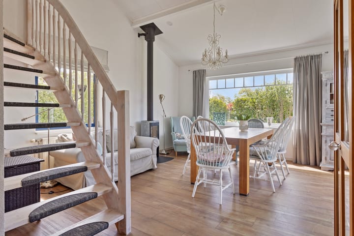 Foto 10 van Iepenlaan 18 .