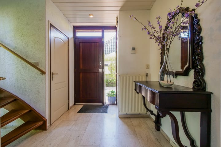 Foto 8 van Leeuwetand 27