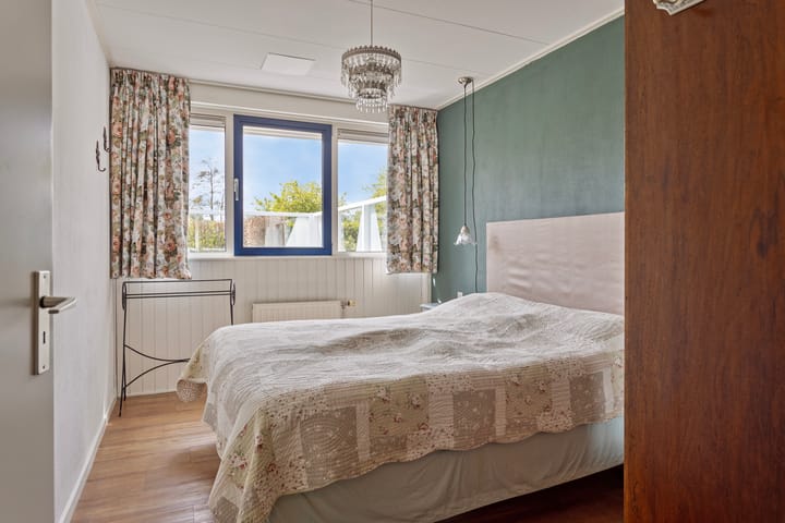 Foto 28 van Iepenlaan 18 .