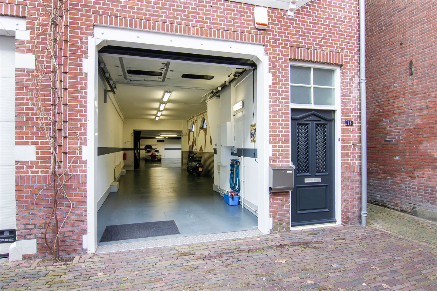 Bekijk foto 3 van Leidsezijstraat 16