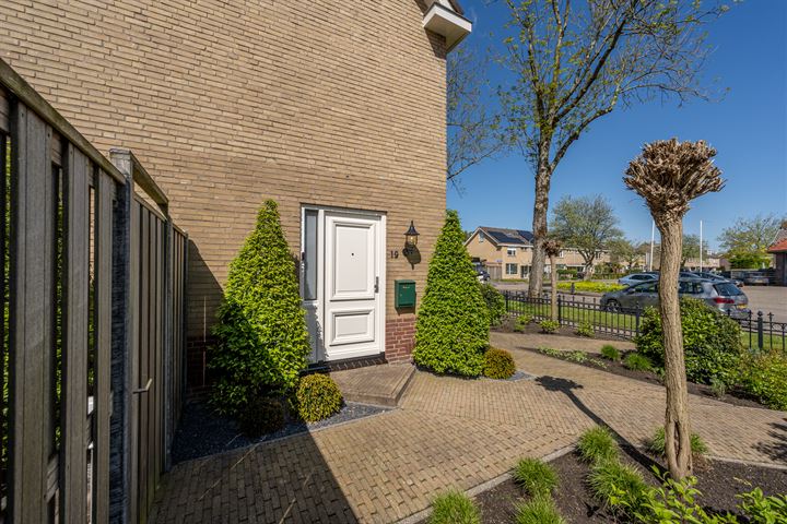 Bekijk foto 39 van Johan Vermeerstraat 19