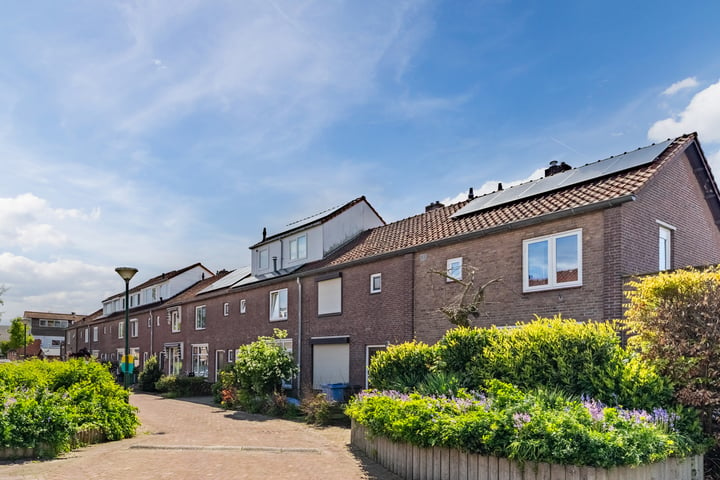 Bekijk foto 45 van Hoenderakkerstraat 19