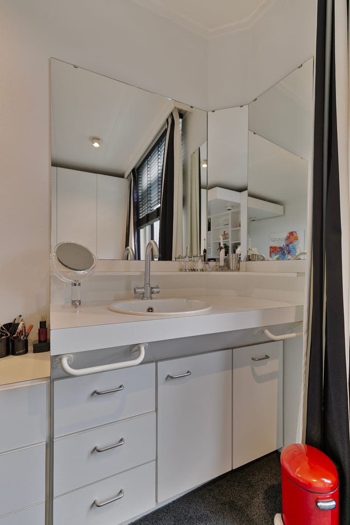 Photo 21 of Zeestraat 78